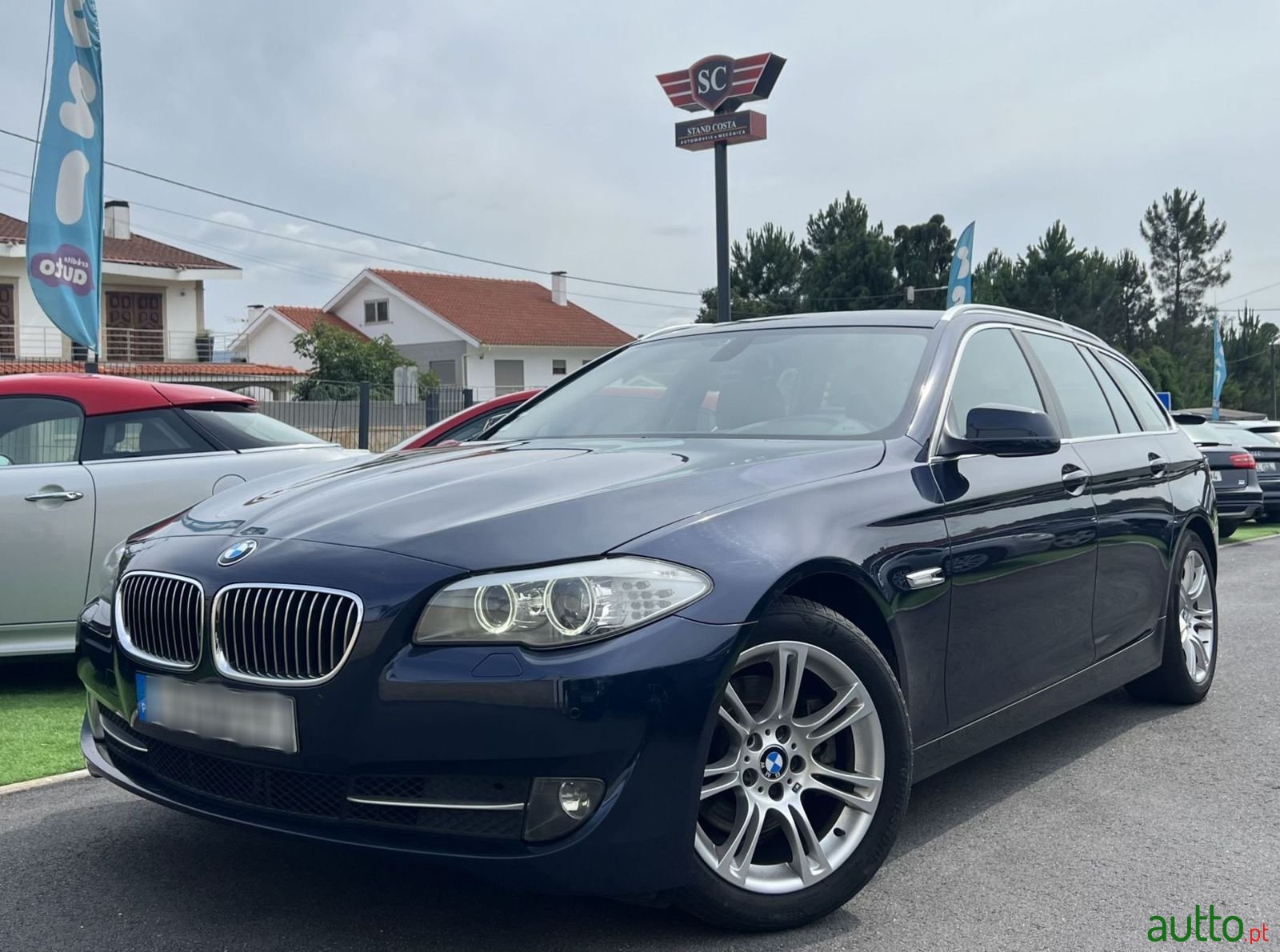 2011' BMW 520 photo #1