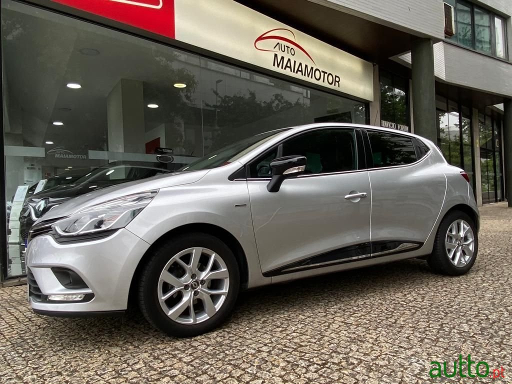 2019' Renault Clio photo #1