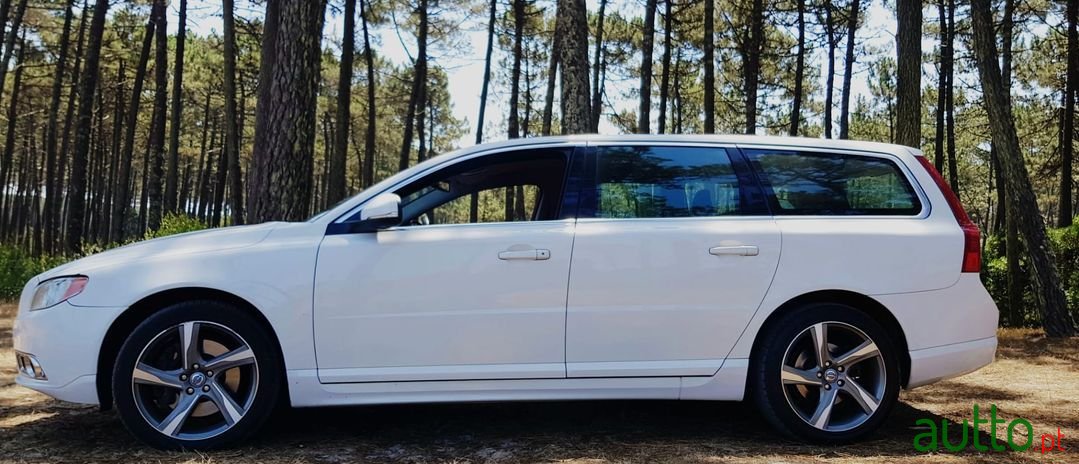 2012' Volvo V70 photo #4