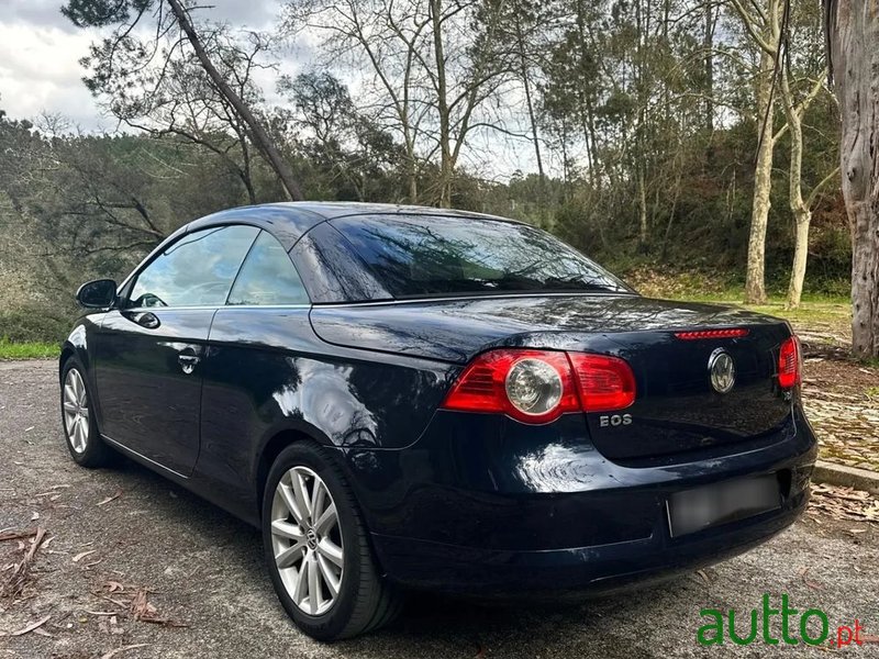 2008' Volkswagen Eos photo #5