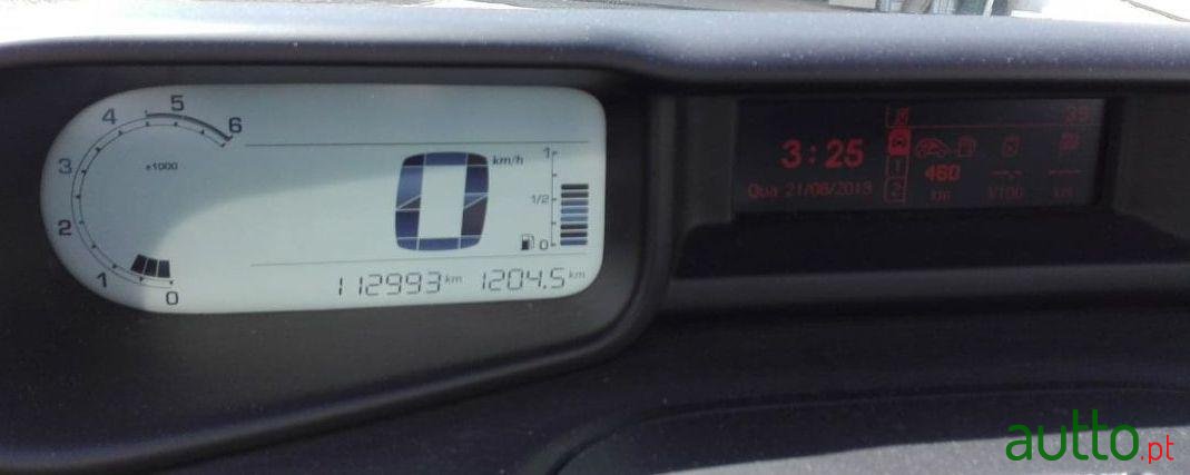 2010' Citroen C3 Picasso photo #2