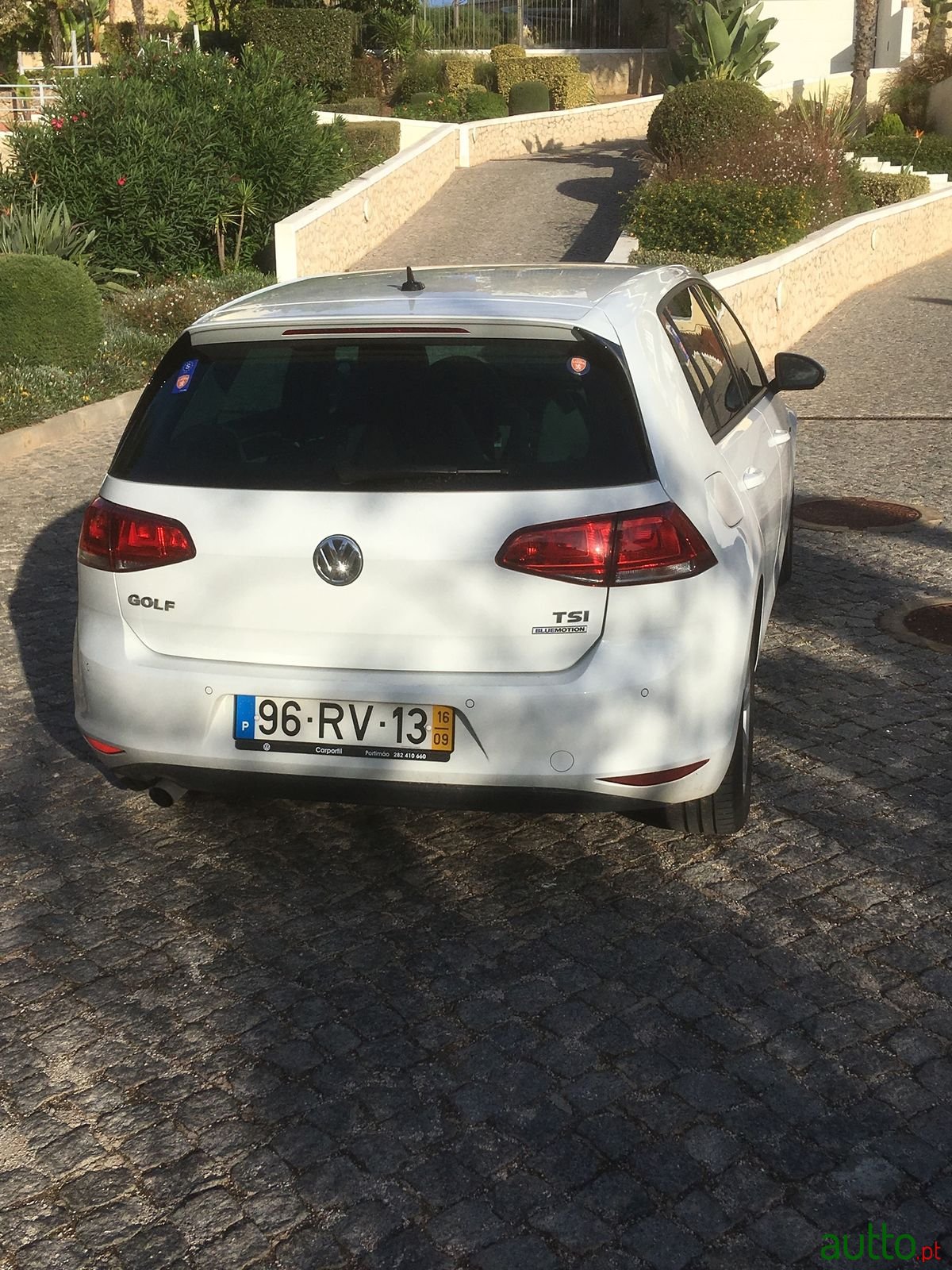 2016' Volkswagen Golf photo #2