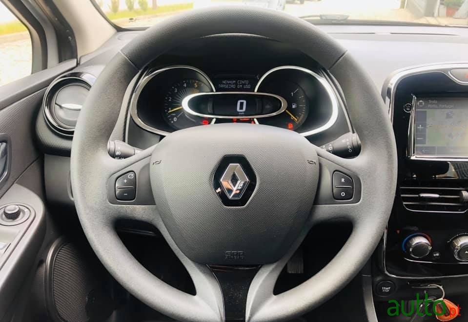 2014' Renault Clio Sport Tourer photo #6