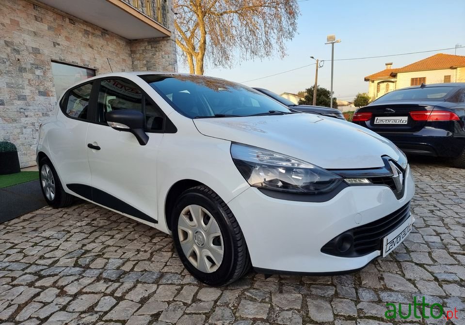 2016' Renault Clio photo #2