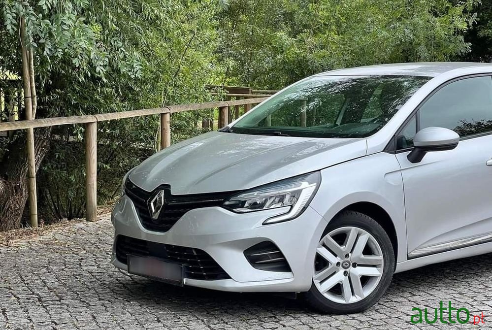 2019' Renault Clio photo #2