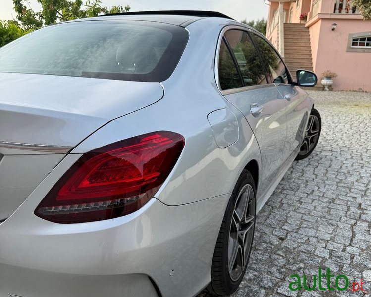 2019' Mercedes-Benz Classe C photo #5