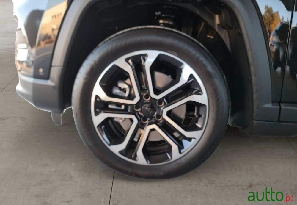 2024' Jeep Compass photo #6