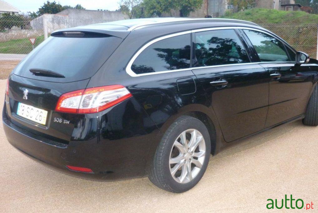 2011' Peugeot 508 SW photo #3