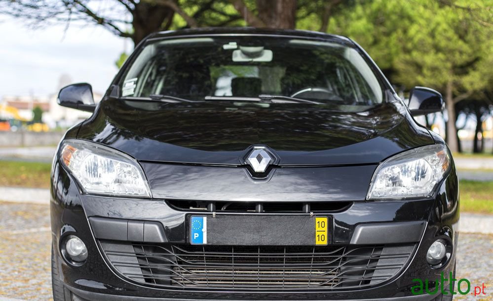 2010' Renault Megane photo #4