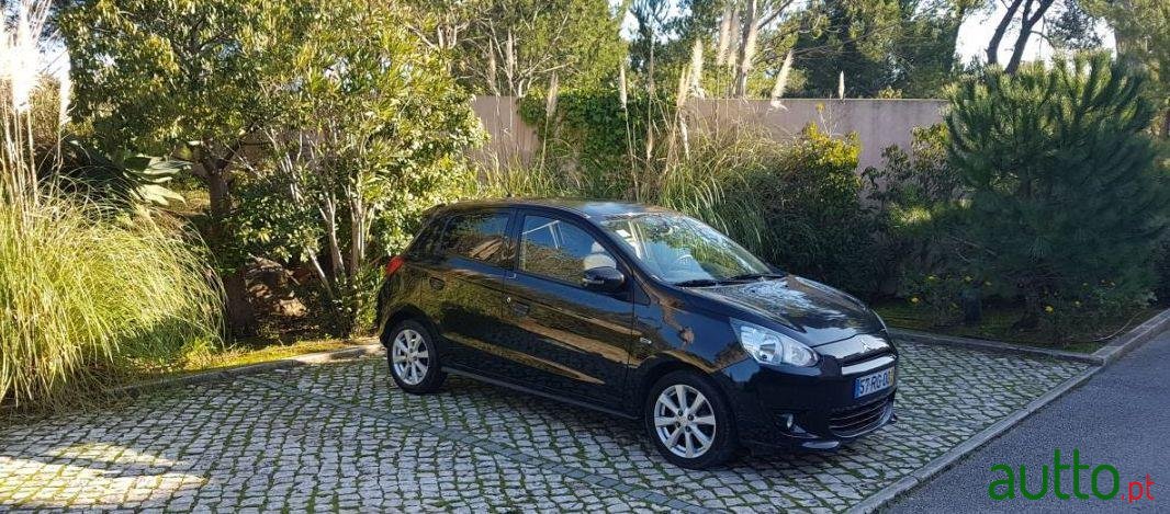 2016' Mitsubishi Space Star photo #2