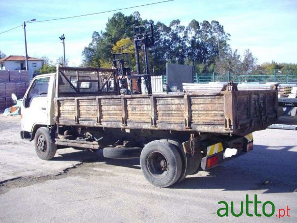 1999' Toyota photo #2