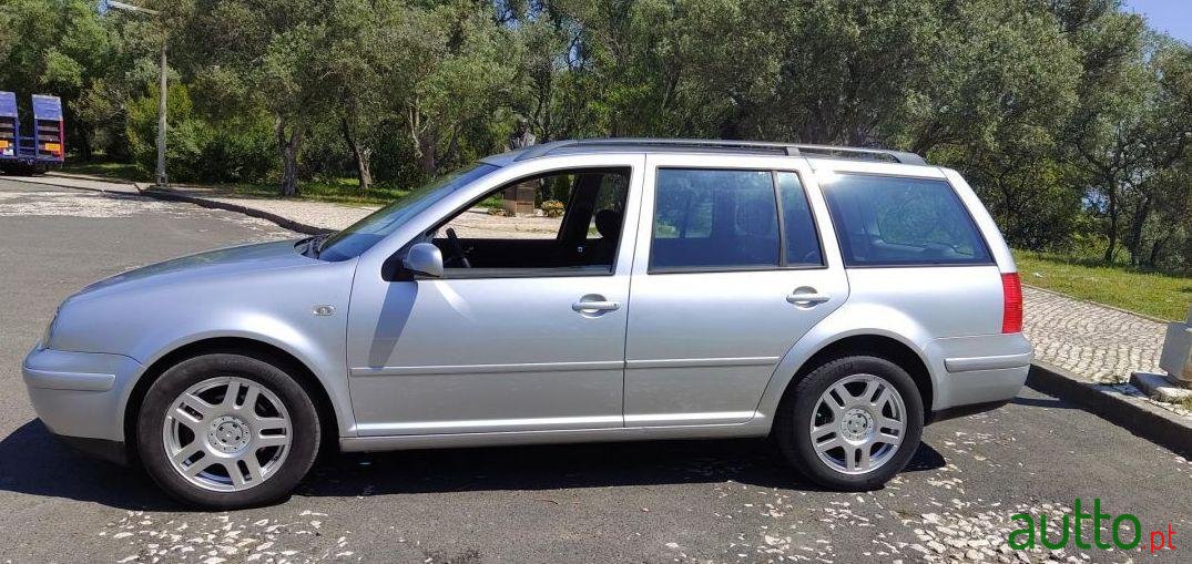 2002' Volkswagen Golf Variant photo #1