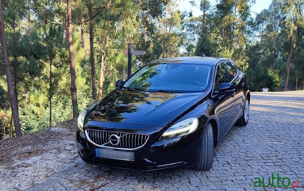 2016' Volvo V40 photo #3