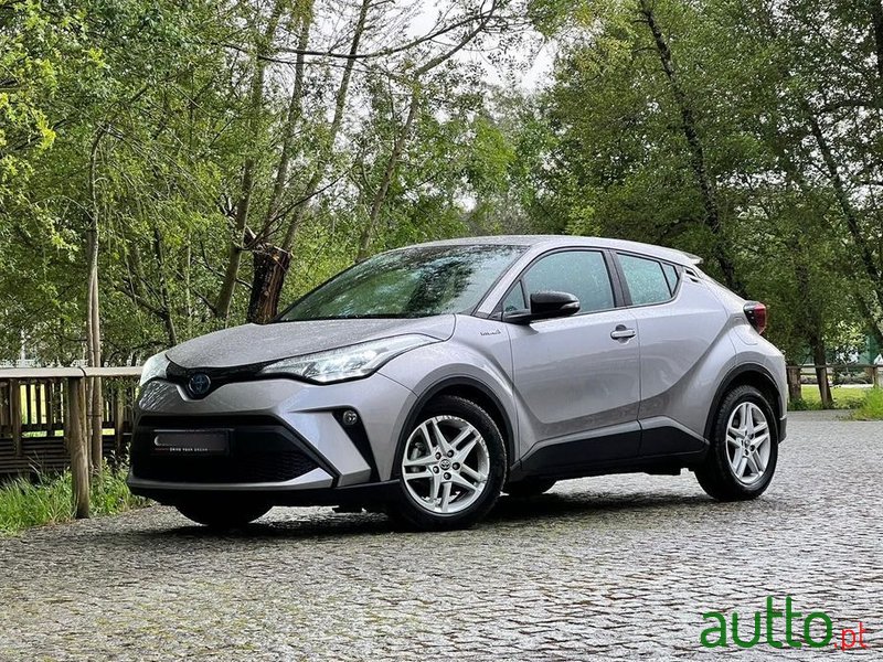 2020' Toyota C-HR photo #2