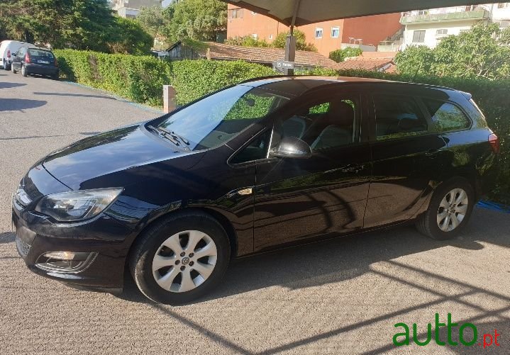 2015' Opel Astra Sports Tourer photo #4
