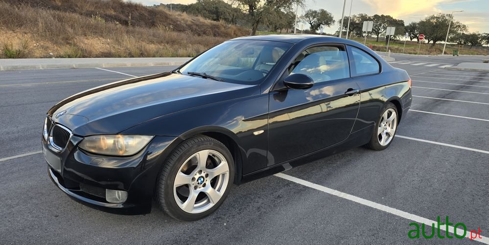 2009' BMW Série 3 D Coupe photo #5
