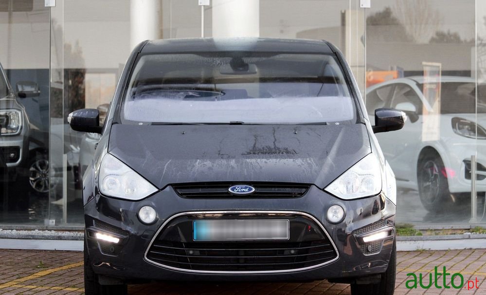 2013' Ford S-Max photo #4