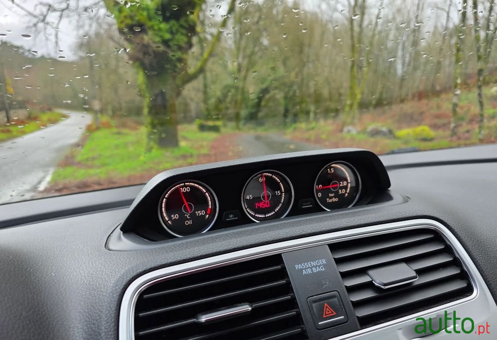 2015' Volkswagen Scirocco photo #1