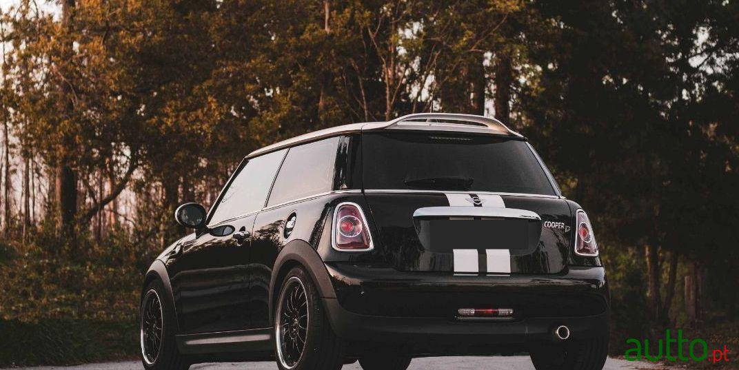 2011' MINI Coupe photo #2