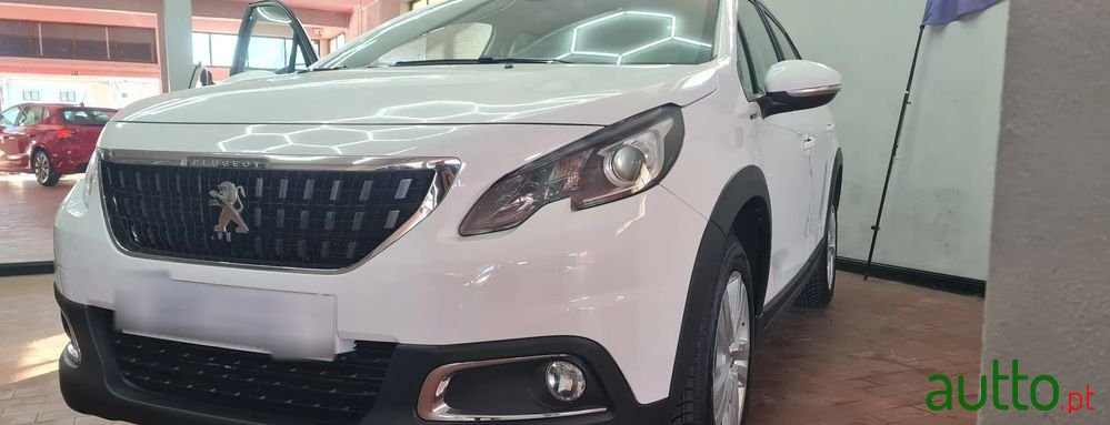 2019' Peugeot 2008 photo #2