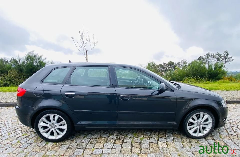 2011' Audi A3 Sportback photo #3