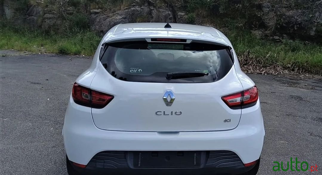 2013' Renault Clio photo #6