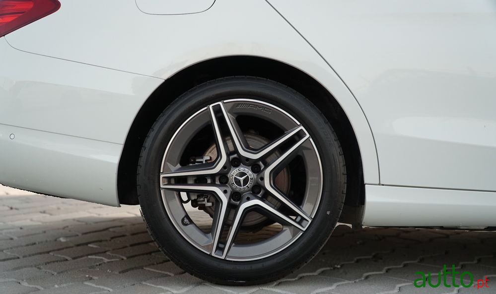 2014' Mercedes-Benz Classe C photo #4