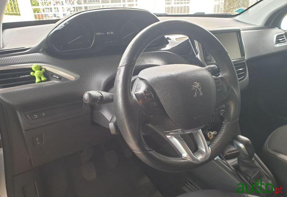 2016' Peugeot 208 photo #2