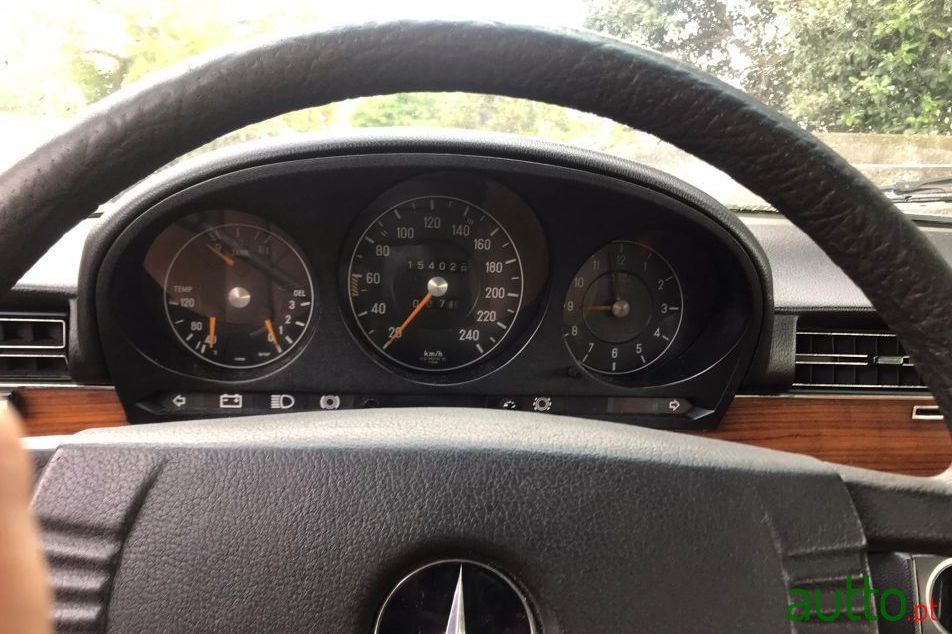 1976' Mercedes-Benz 280 photo #3