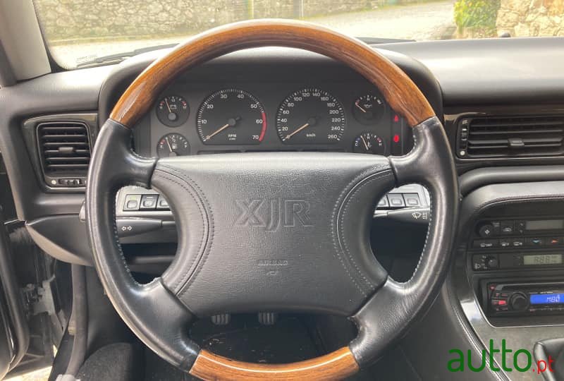 1995' Jaguar XJR photo #5
