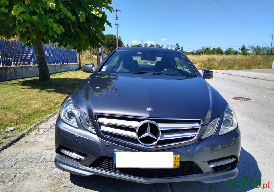 2012' Mercedes-Benz E-250 photo #6