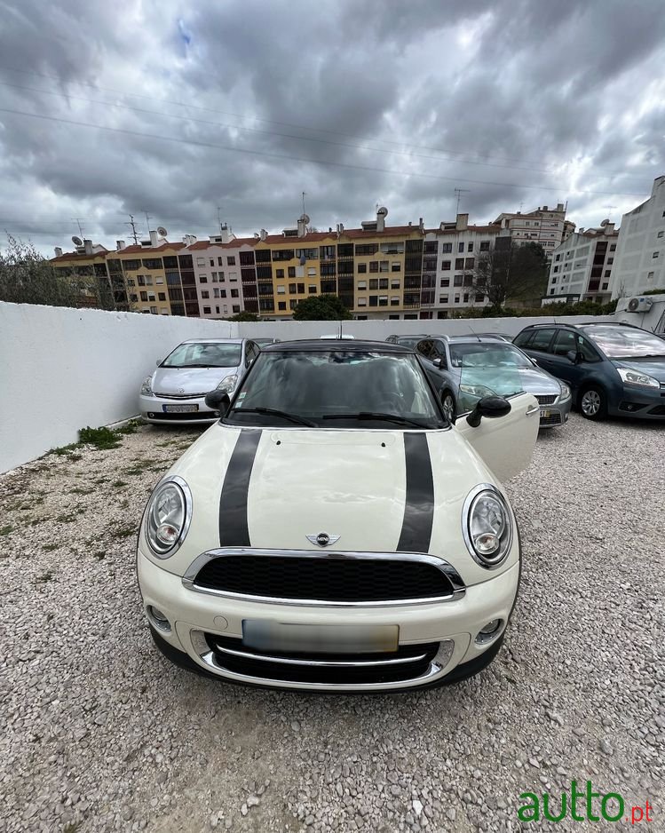 2013' MINI Cooper D photo #1