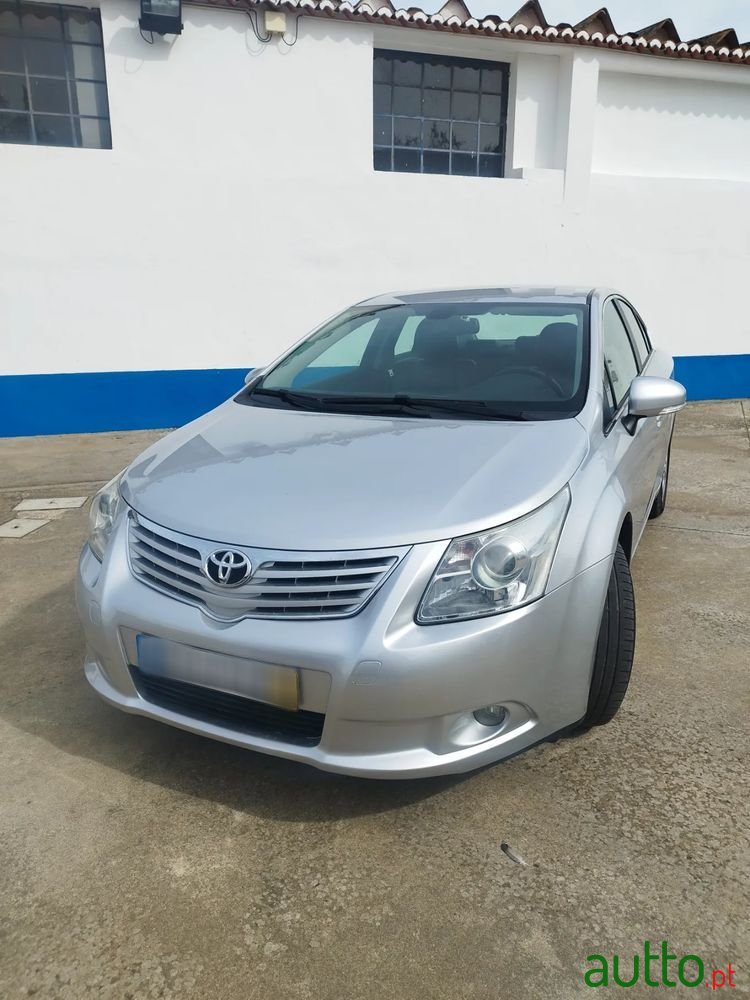 2010' Toyota Avensis photo #1