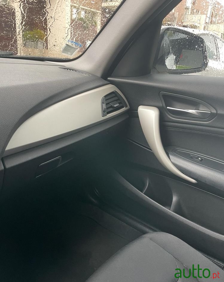 2015' BMW 116 I Advantage photo #5