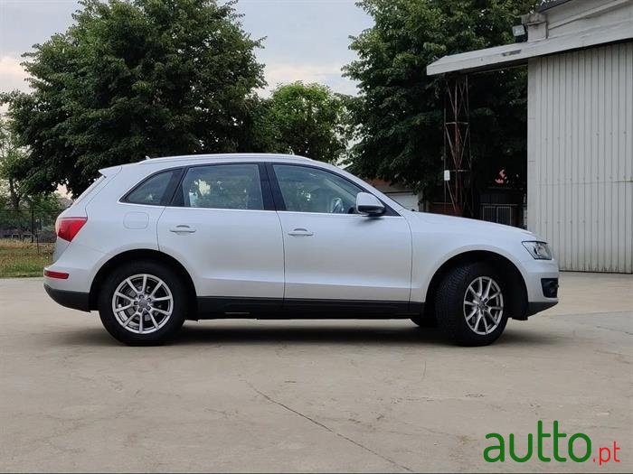 2011' Audi Q5 TDI quattro Stronic photo #3