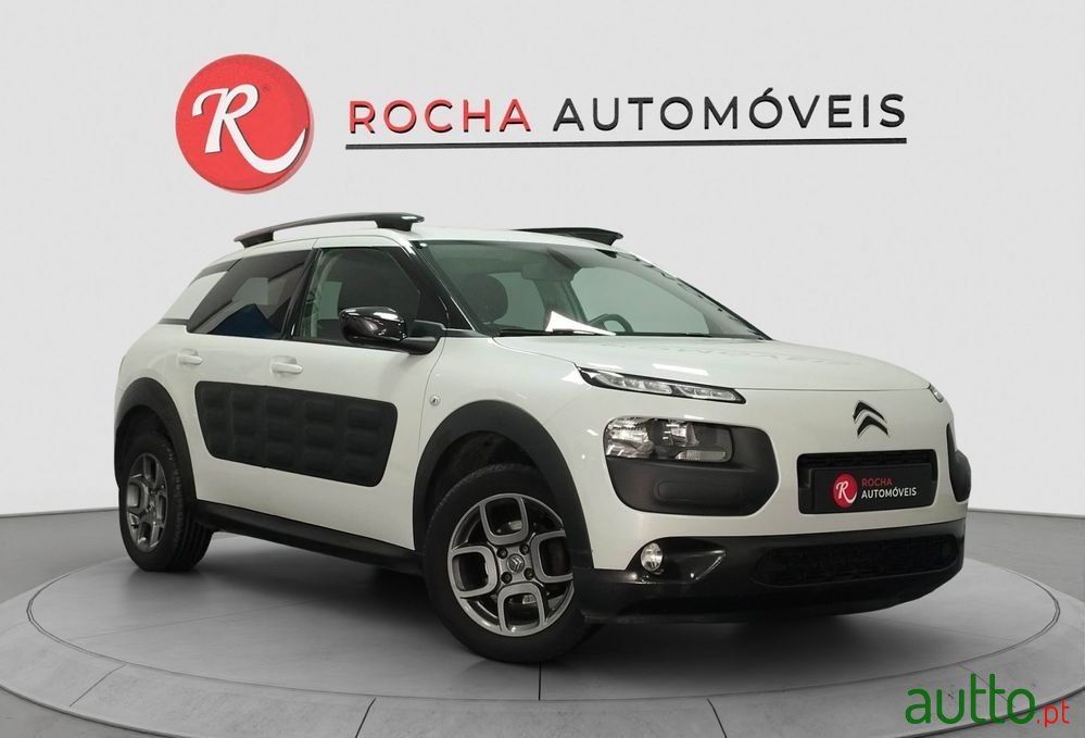 2018' Citroen C4 Cactus 1.2 Puretech Shine photo #3