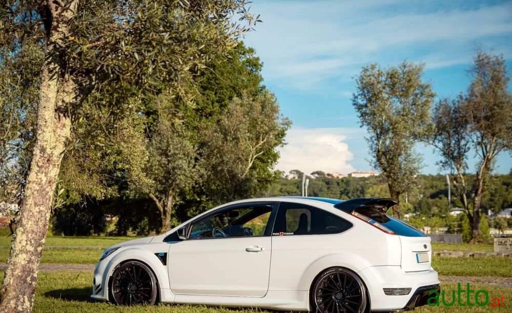 2009' Ford Focus 2.5 T Rs photo #4