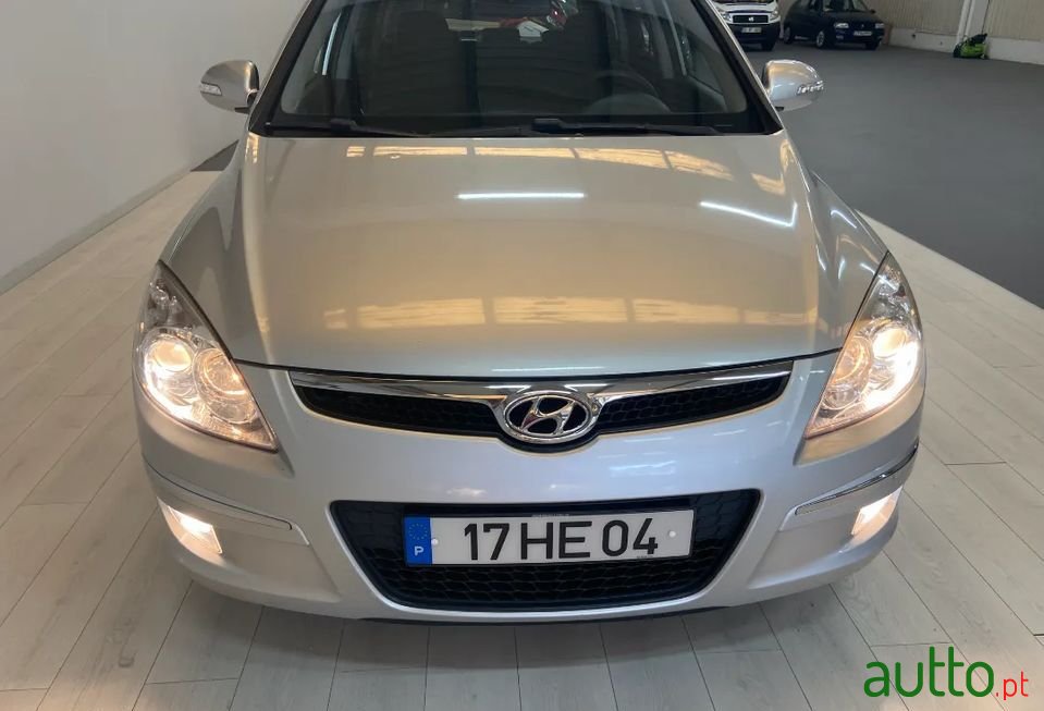 2009' Hyundai i30 Cw photo #6