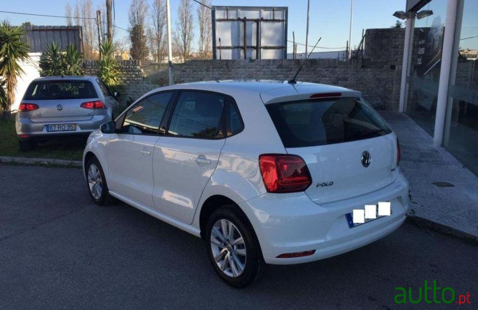 2016' Volkswagen Polo 1.0 Confortline photo #1