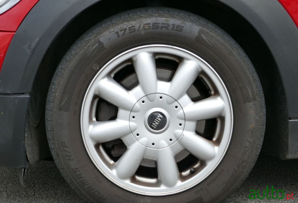 2011' MINI One D photo #5