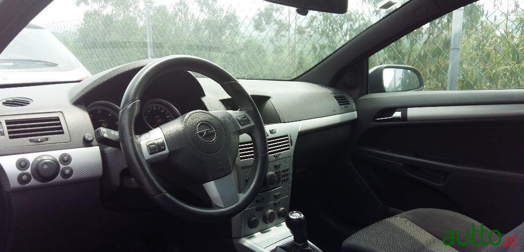 2007' Opel Astra photo #3