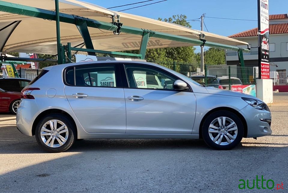 2017' Peugeot 308 photo #3
