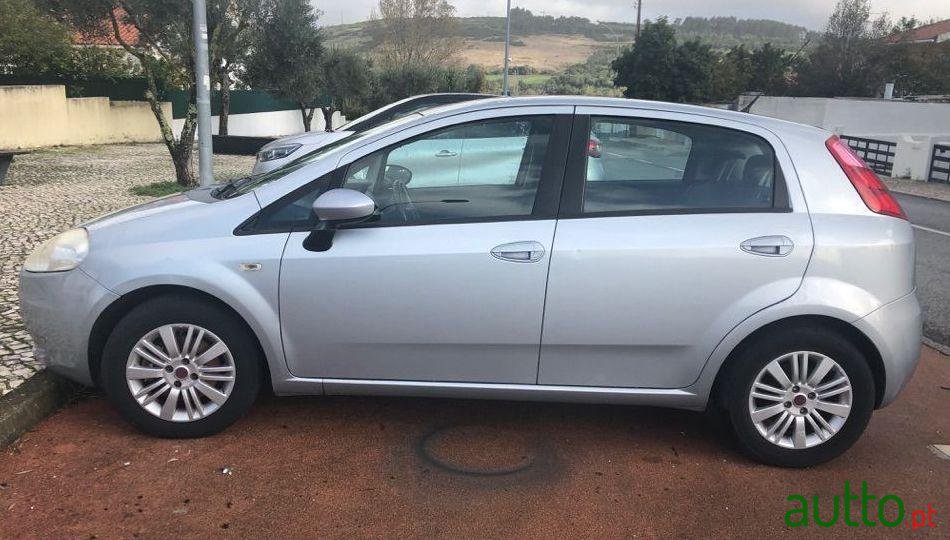 2009' Fiat Grande Punto photo #1