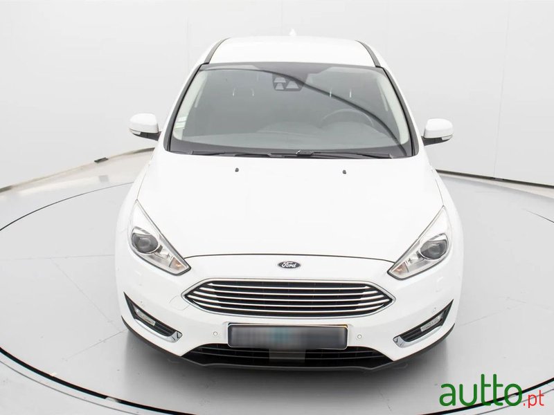 2016' Ford Focus photo #2