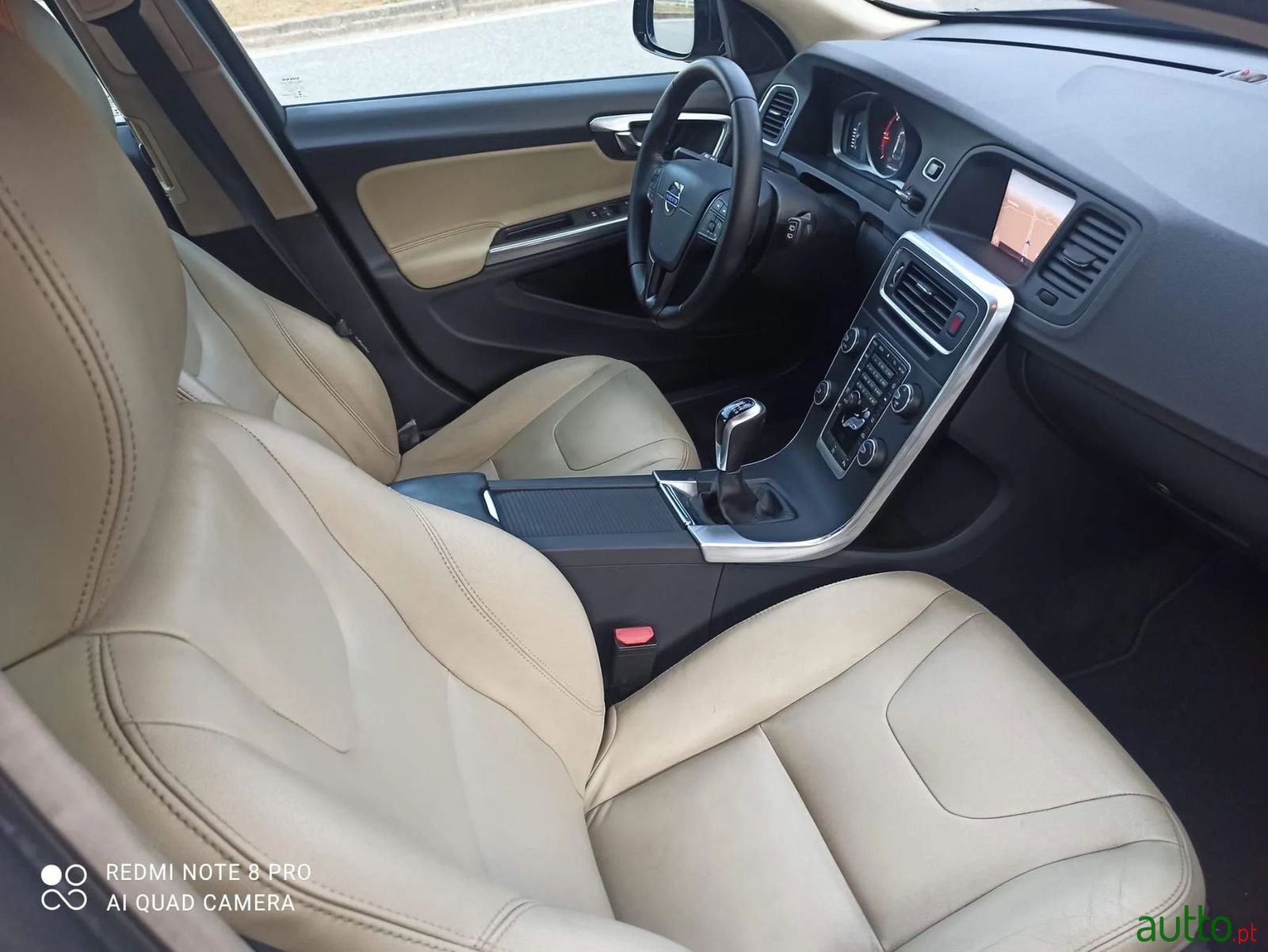 2017' Volvo V60 Cross Country photo #4