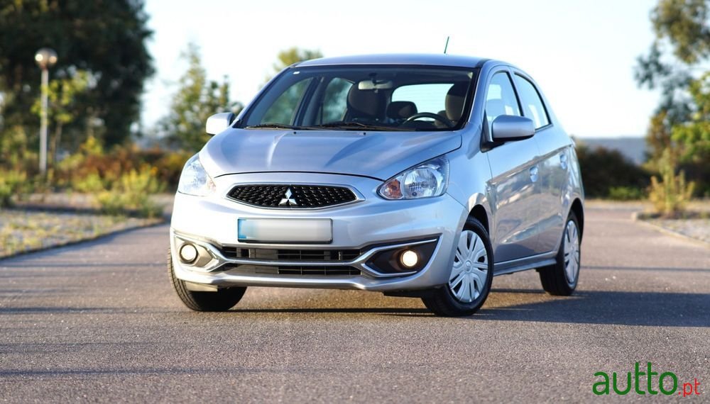 2019' Mitsubishi Space Star photo #1