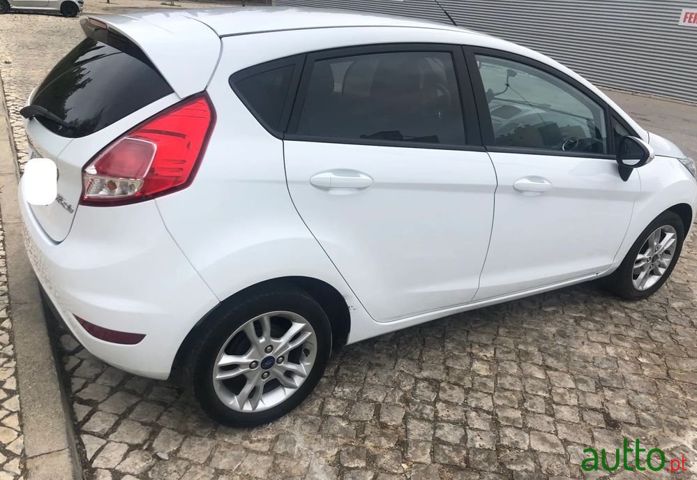 2017' Ford Fiesta photo #3