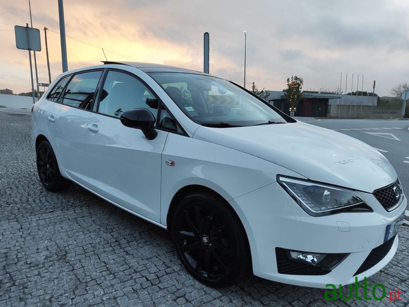 2015' SEAT Ibiza-St photo #2