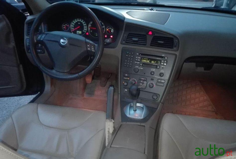 2002' Volvo S60 D5 photo #2