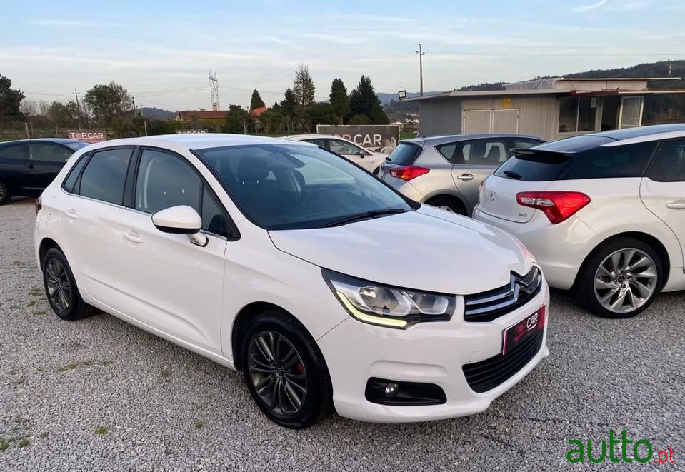2015' Citroen C4 photo #2